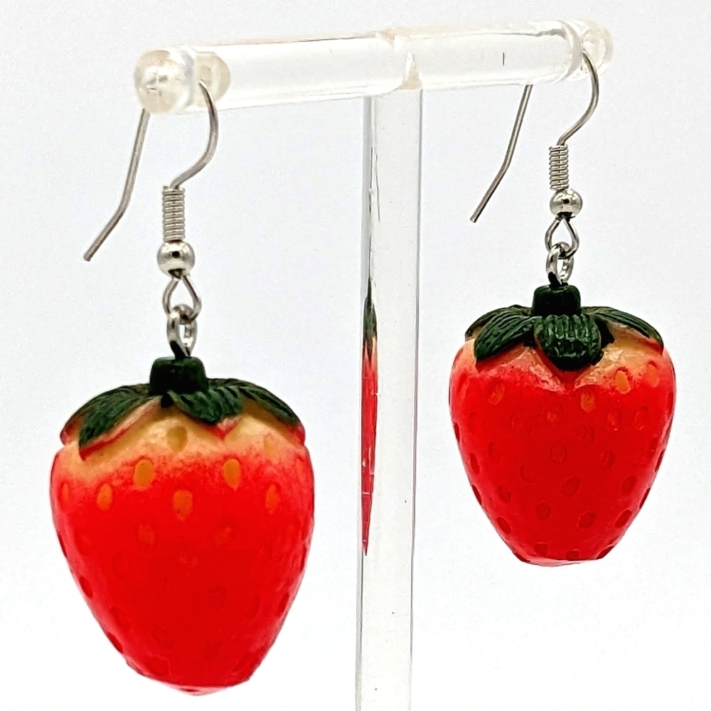 💘 Strawberry Earrings 💘